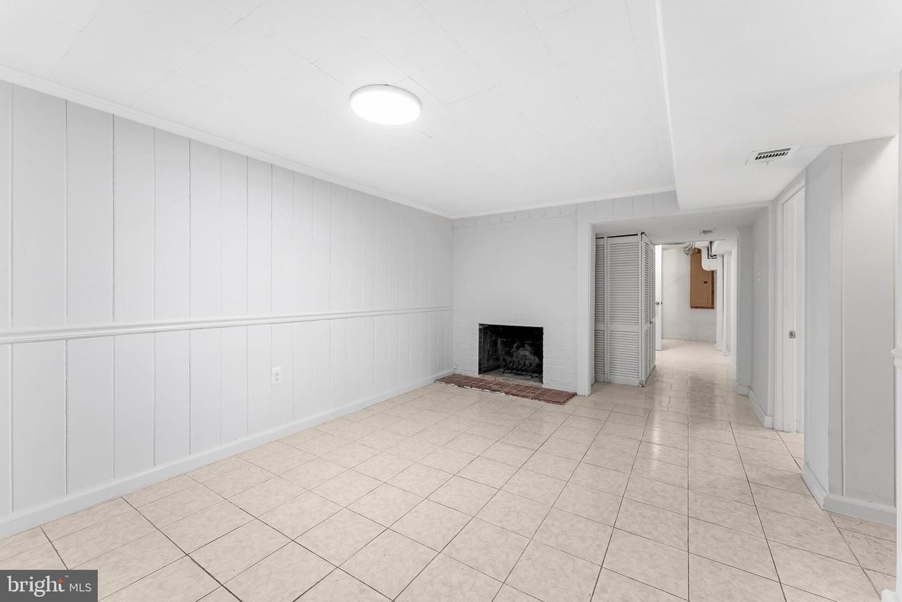 3233 Apex Cir Unit B - Photo 6 of 24