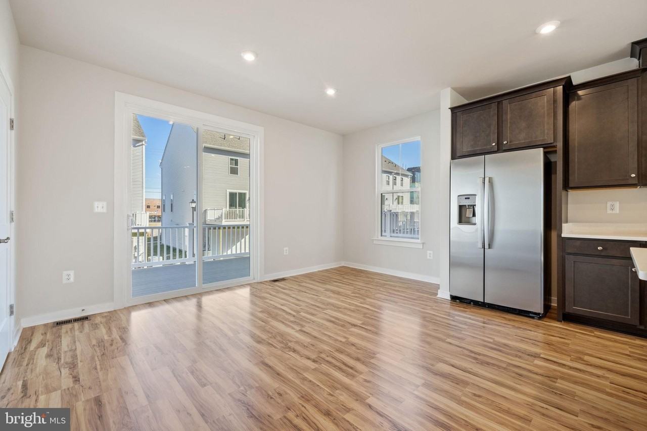 42580 Pitlochry Ter - Photo 7 of 40