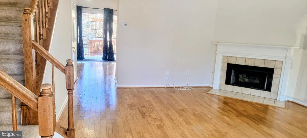 121 Paddington Way Ne - Photo 3 of 17