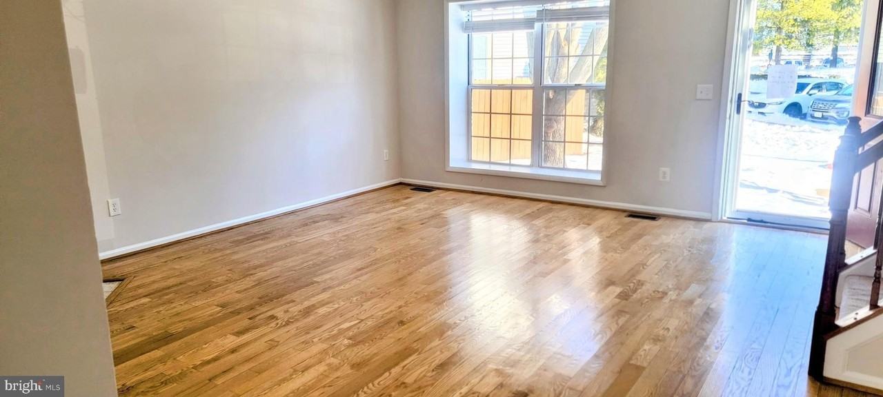 121 Paddington Way Ne - Photo 5 of 17