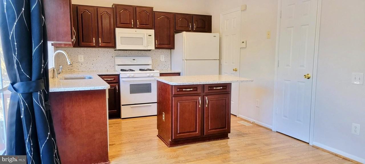 121 Paddington Way Ne - Photo 7 of 17