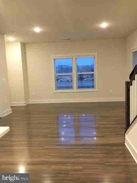 44804 Tiverton Sq - Photo 3 of 18