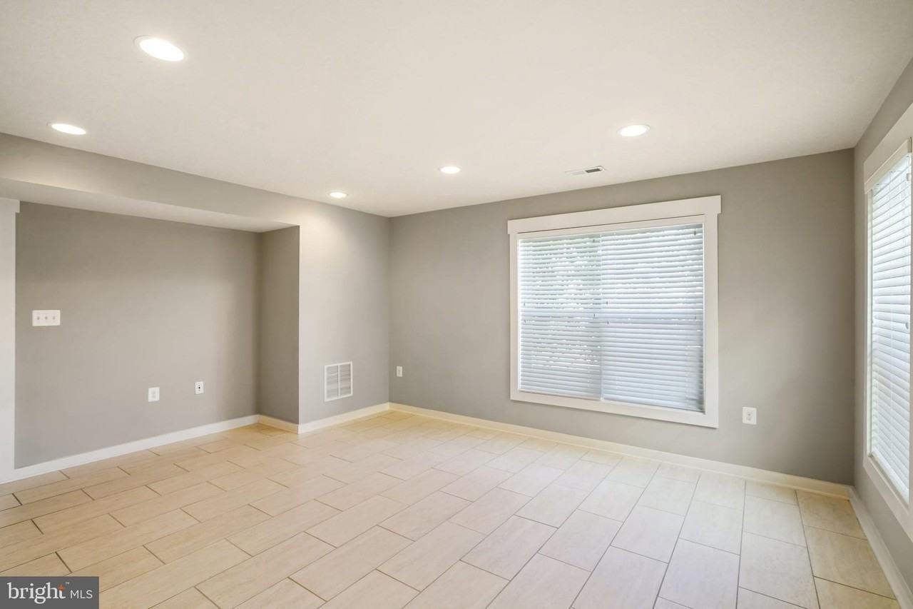 22413 Verde Gate Ter - Photo 4 of 33