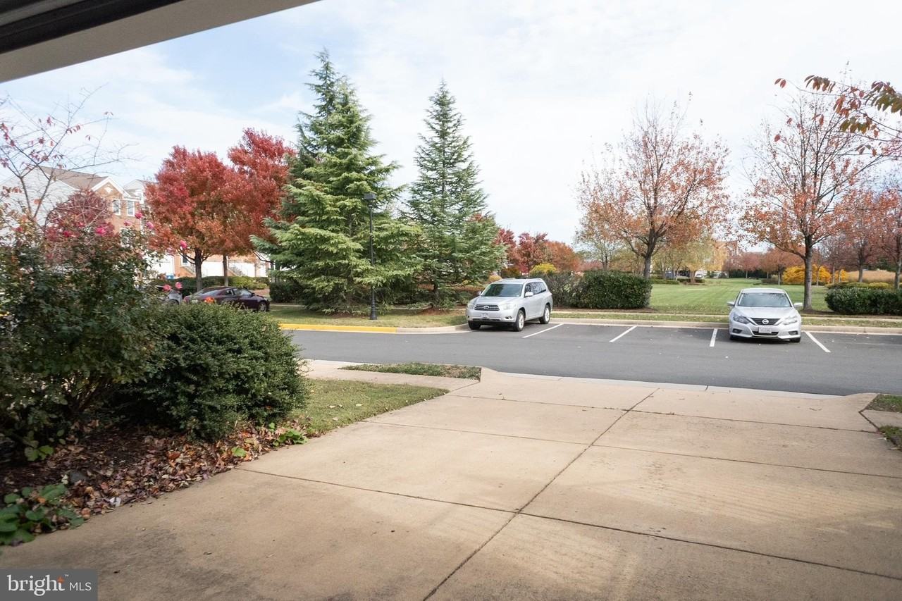 22279 Rampsbeck Ter - Photo 2 of 4