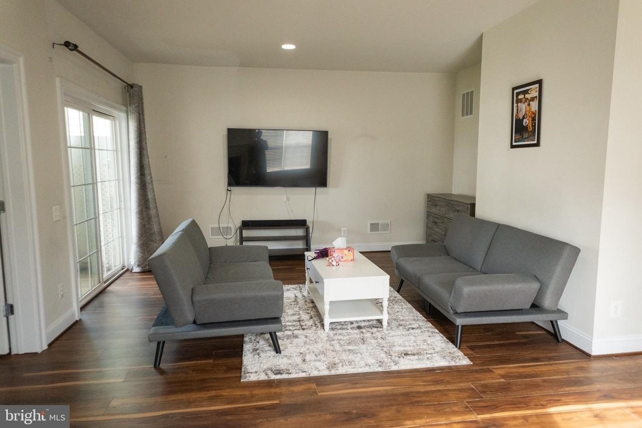 22279 Rampsbeck Ter - Photo 4 of 4