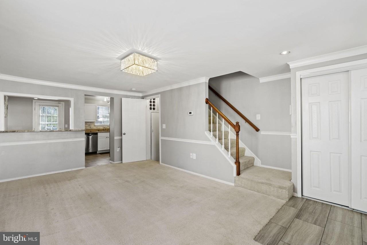 8629 Braxted Ln - Photo 4 of 20