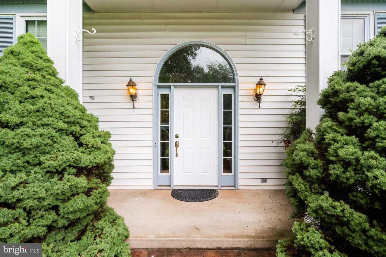 11821 Sinclair Ln - Photo 5 of 50