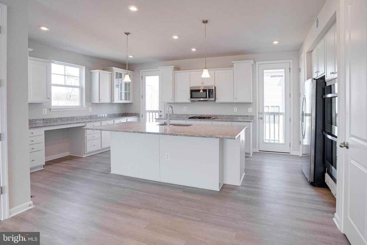 3978 Shire Meadow Ln - Photo 4 of 32