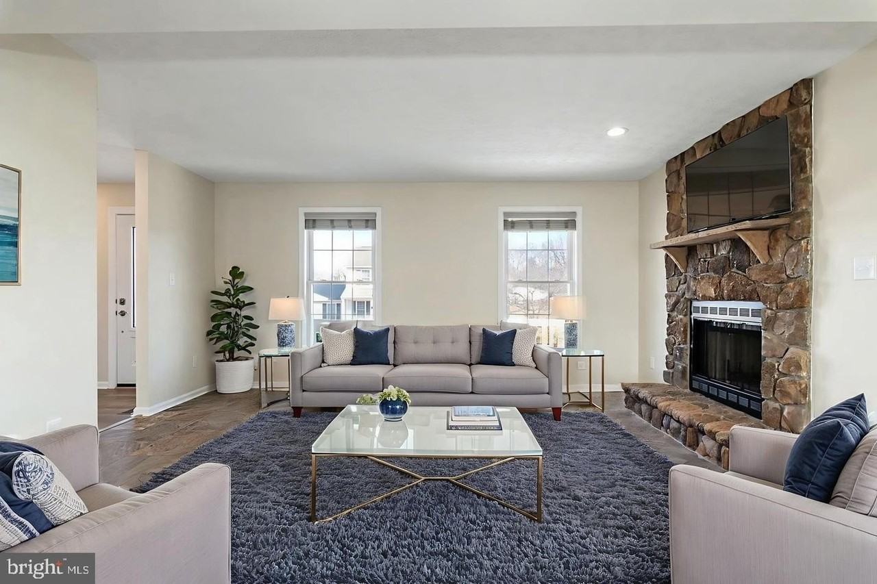 6100 Sunny Meadows Dr - Photo 3 of 33