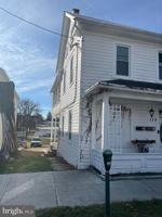 featured image of 113B W John St Unit B