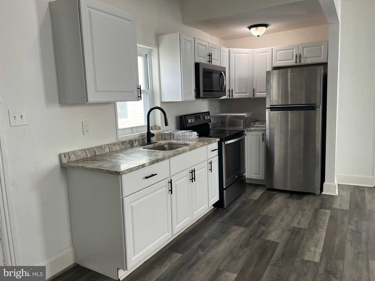 113B W John St Unit B - Photo 4 of 20