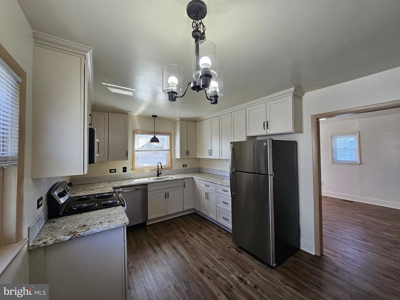 729 Faulkner Ave - Photo 3 of 11