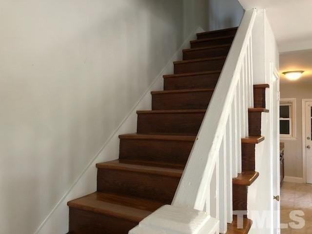 133 S Tarboro St - Photo 3 of 17