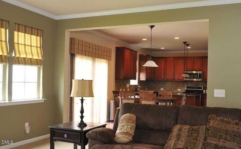 409 Liberty Rose Dr - Photo 2 of 18