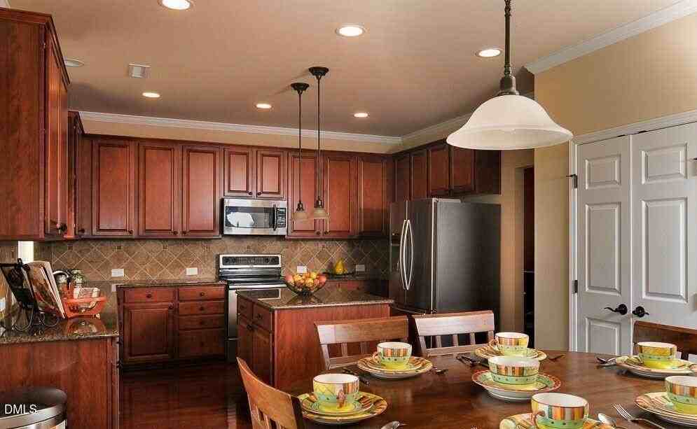 409 Liberty Rose Dr - Photo 4 of 18