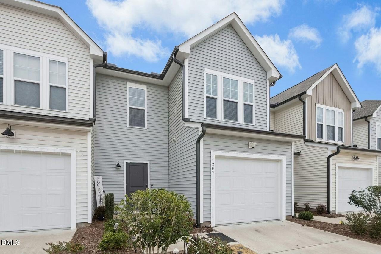 1209 Citadel Ave - Photo 3 of 31