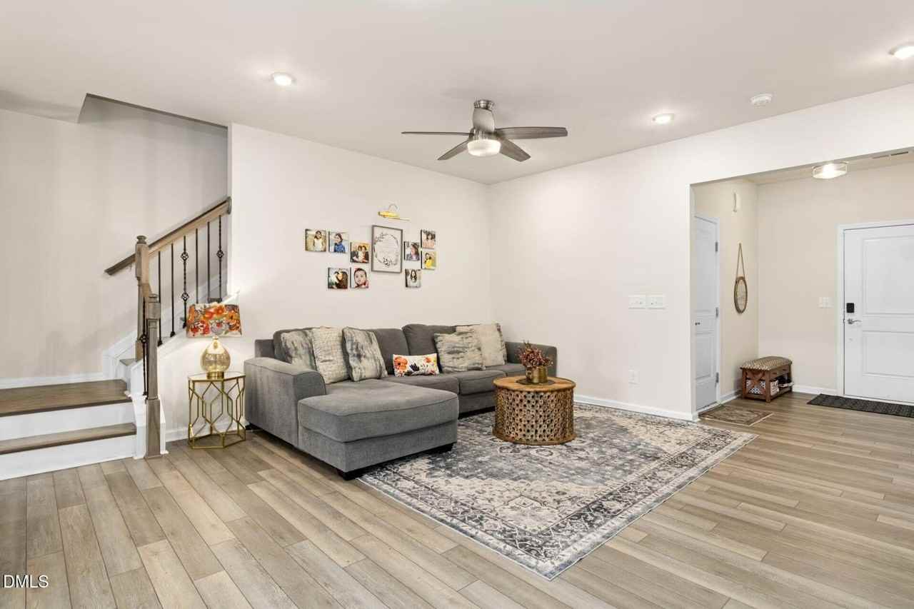 1209 Citadel Ave - Photo 5 of 31