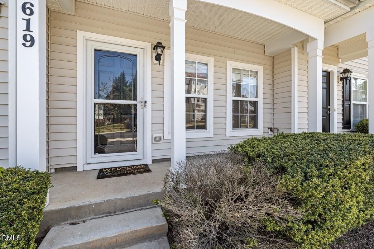 1619 Snowmass Way - Photo 3 of 16