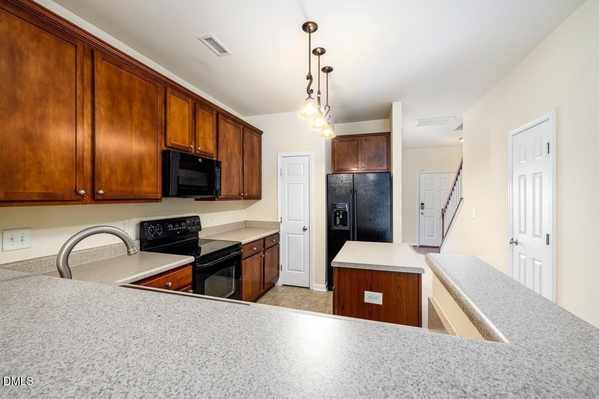 1619 Snowmass Way - Photo 5 of 16