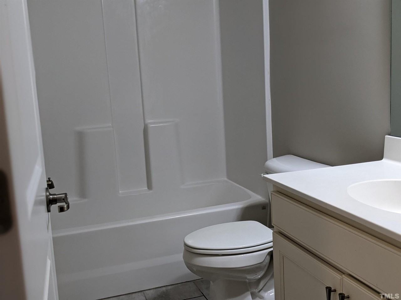 1976 Austin Ridge Pkwy - Photo 4 of 21