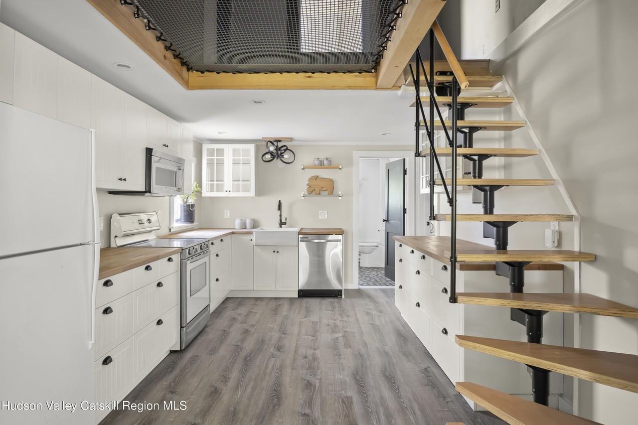 Route 295 - Photo 6 of 33