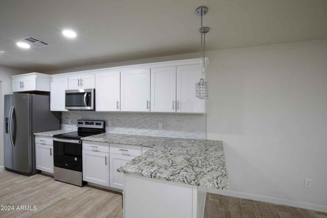 5929 W Nancy Rd - Photo 2 of 28