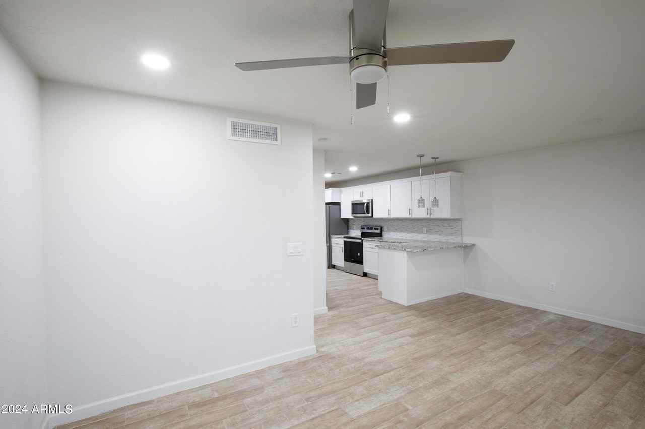 5929 W Nancy Rd - Photo 7 of 28