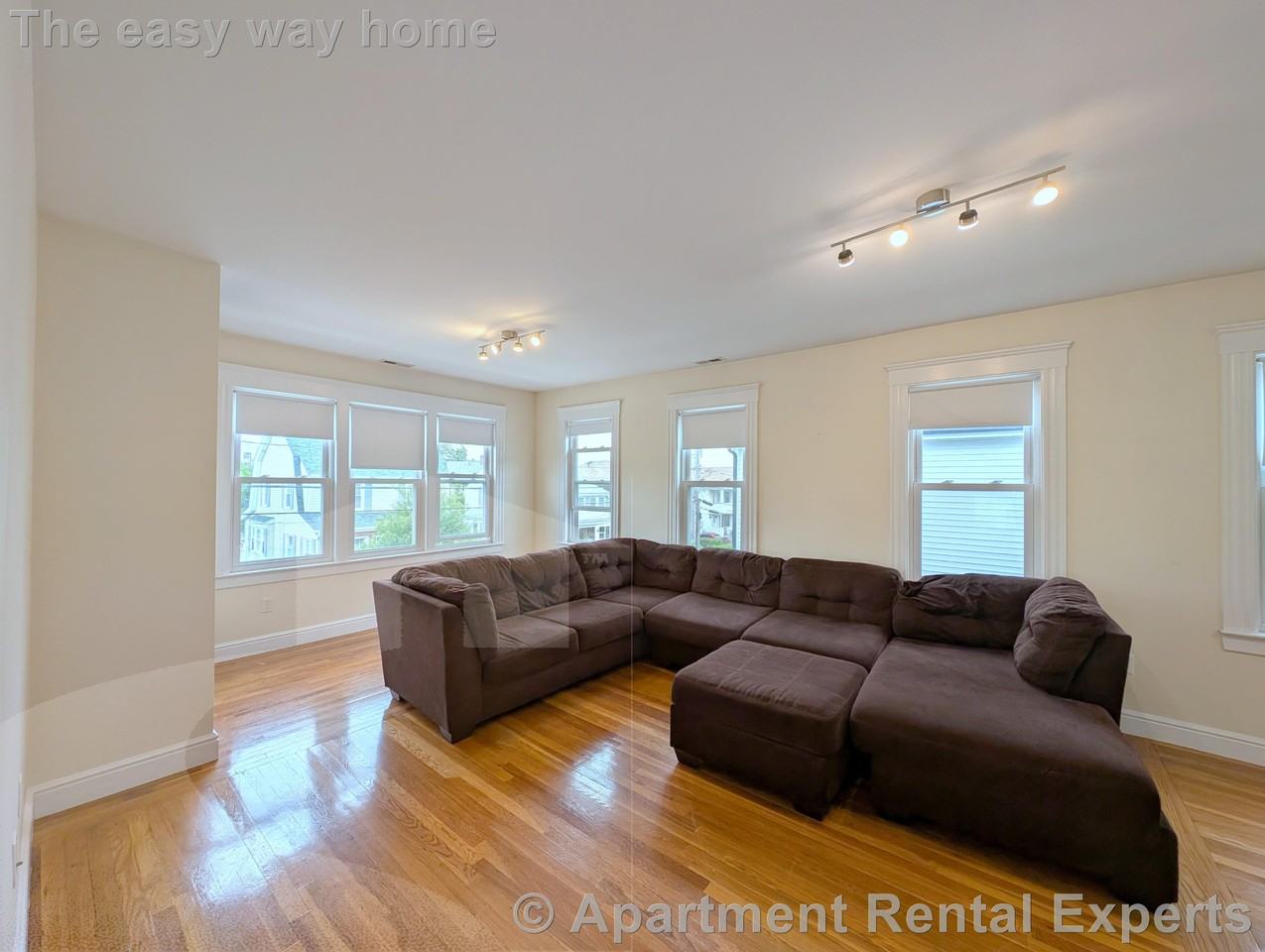 79 Bonner Ave #2 - Photo 6 of 26