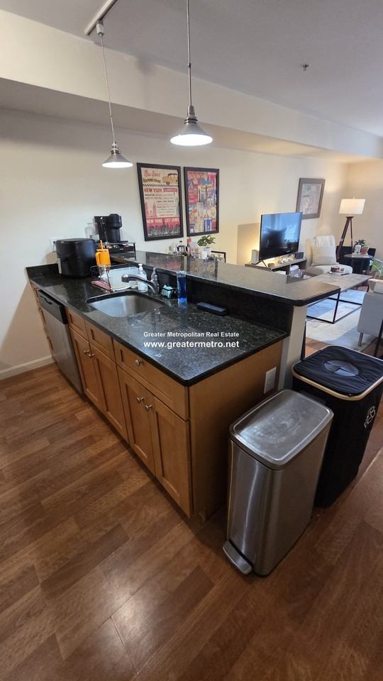 41 Chelsea St #4 - Photo 3 of 17