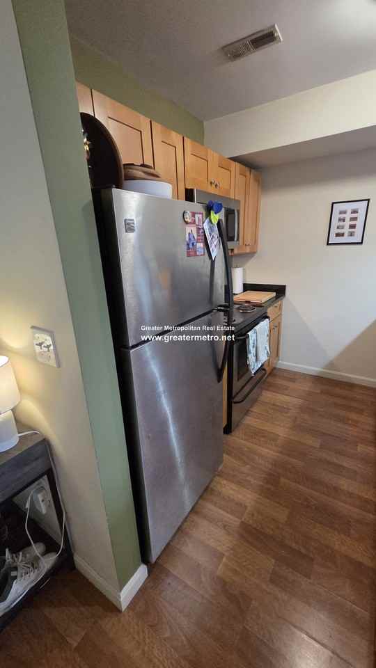 41 Chelsea St #4 - Photo 4 of 17