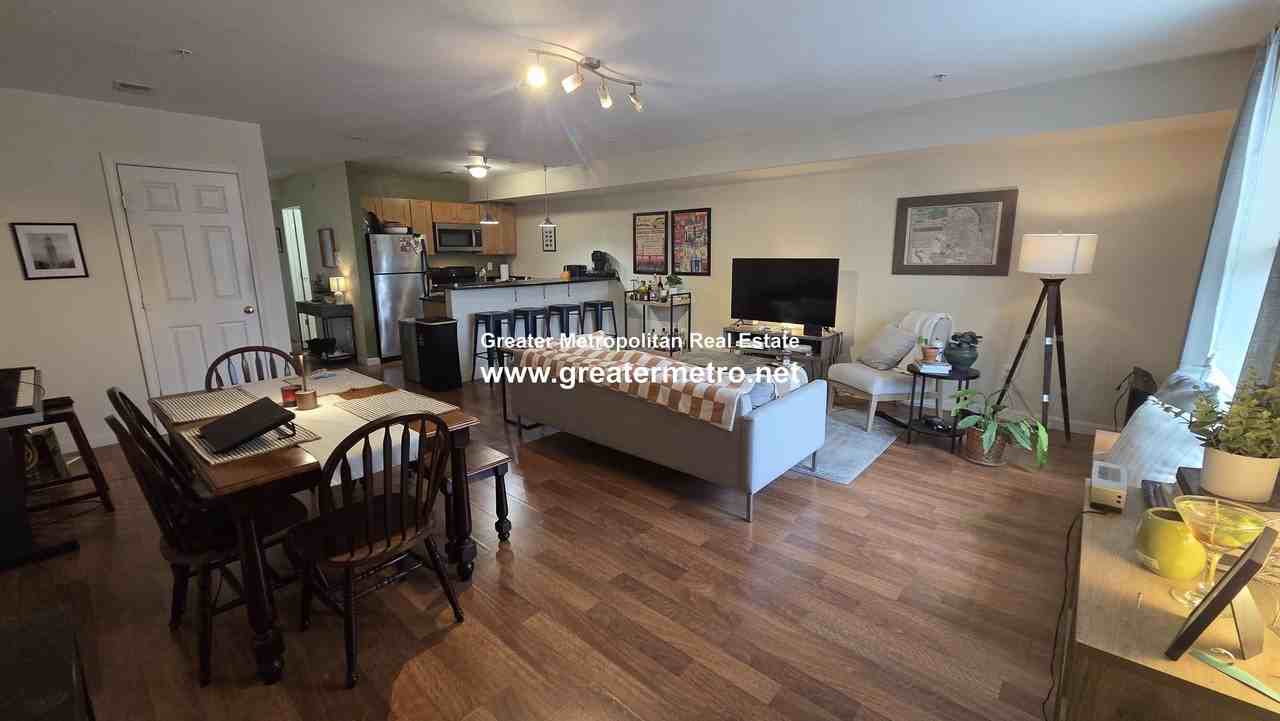 41 Chelsea St #4 - Photo 7 of 17