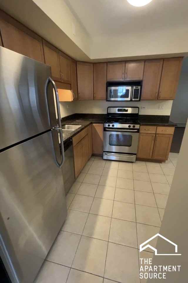 317 Wisconsin Ave #1C - Photo 3 of 10