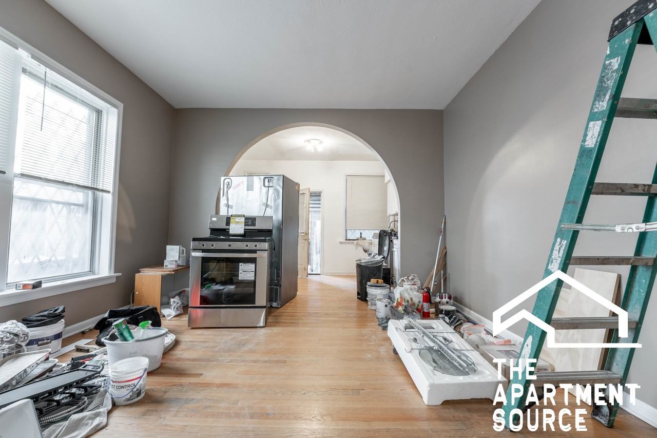 907 W Belmont Ave #3F - Photo 2 of 13