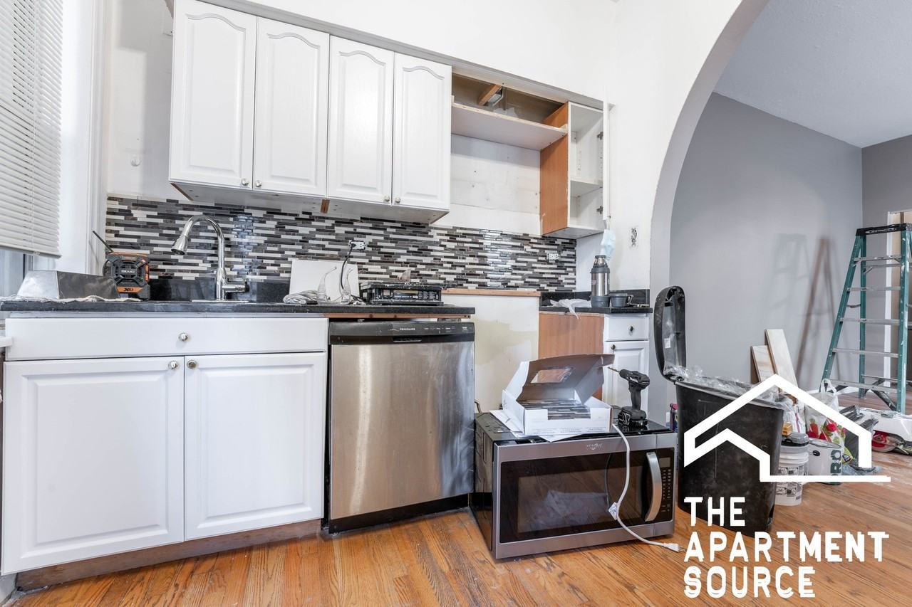 907 W Belmont Ave #3F - Photo 3 of 13