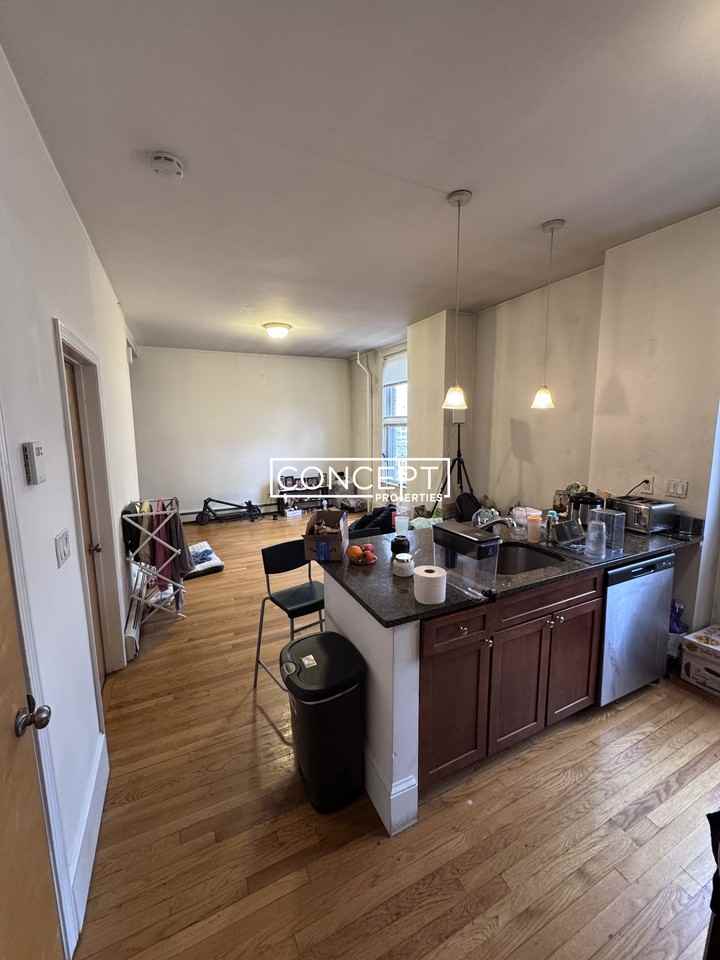 38 Newton St #1 - Photo 5 of 33