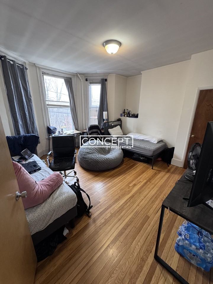 38 Newton St #1 - Photo 7 of 33