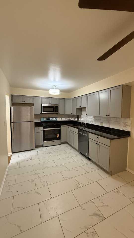 630 N Lincoln Ave #G05