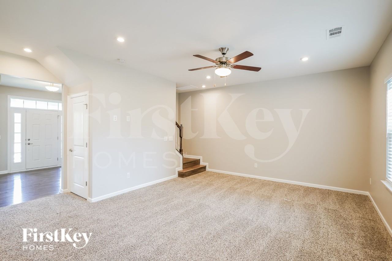 3793 Pin Hook Rd - Photo 2 of 19