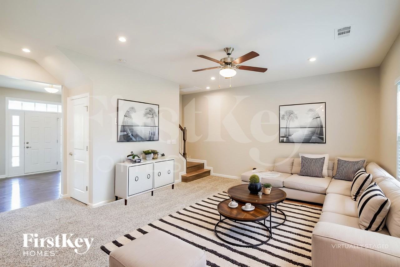 3793 Pin Hook Rd - Photo 3 of 19