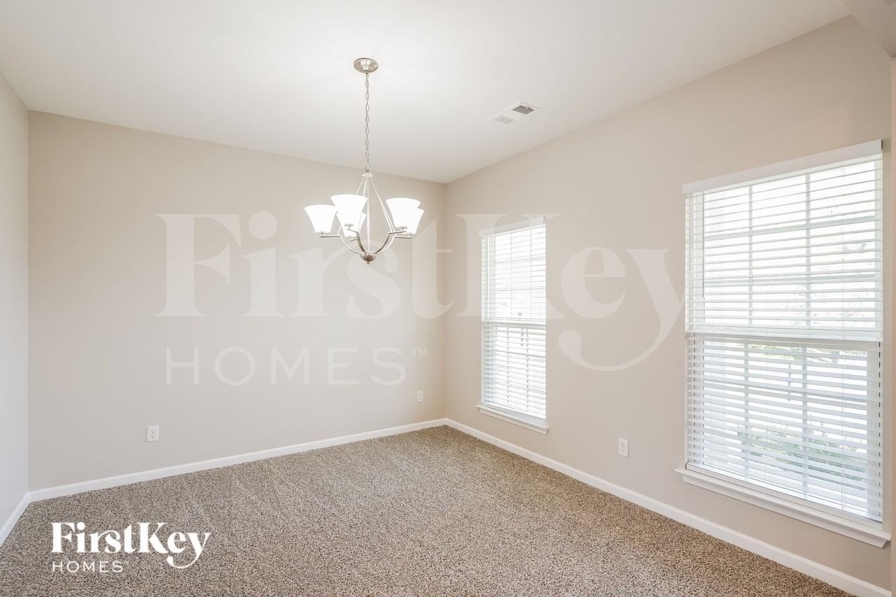 3793 Pin Hook Rd - Photo 5 of 19