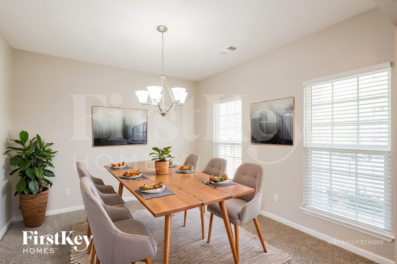 3793 Pin Hook Rd - Photo 6 of 19