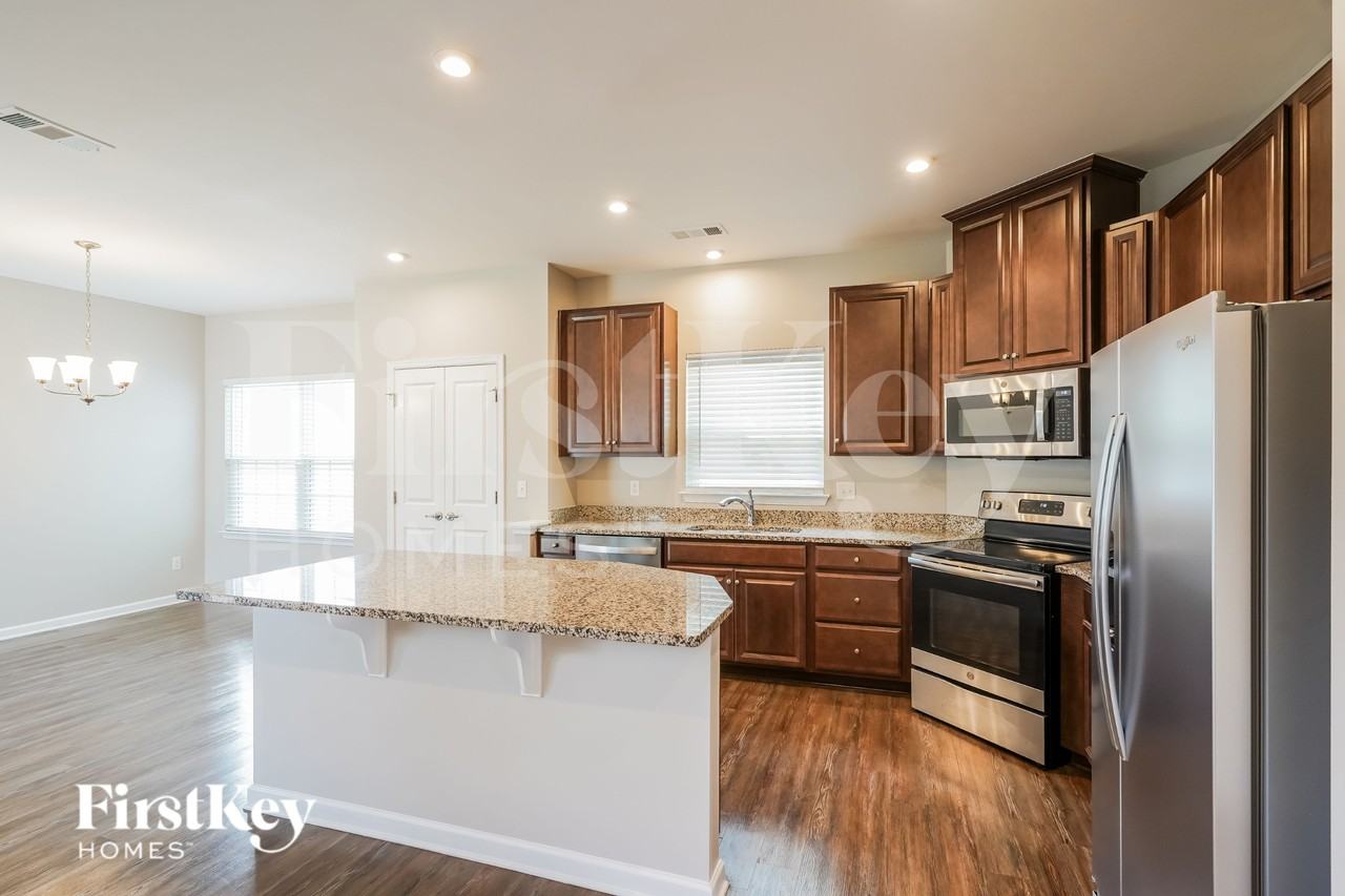 3793 Pin Hook Rd - Photo 7 of 19