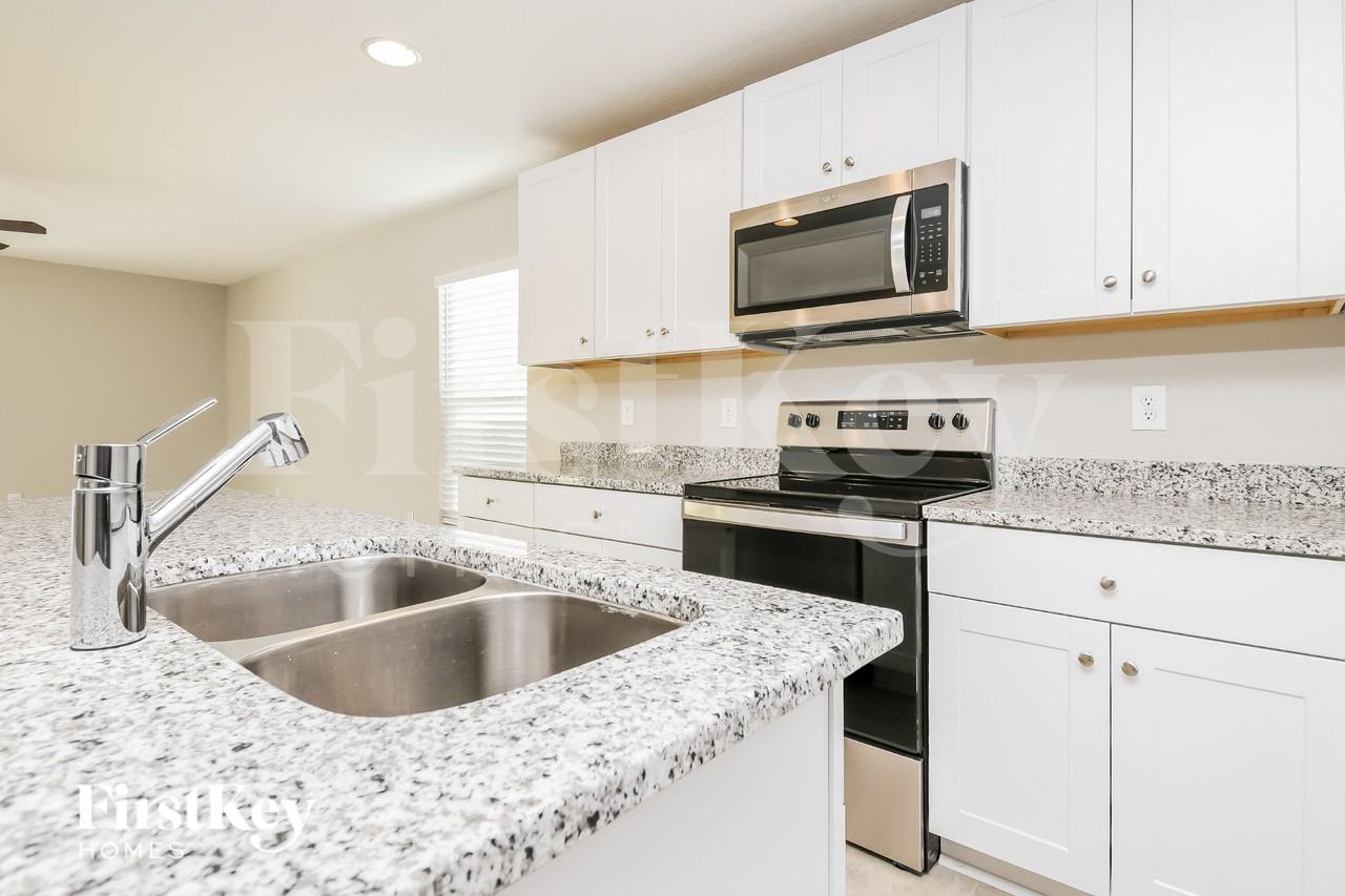 618 Lindbergh Way - Photo 7 of 15