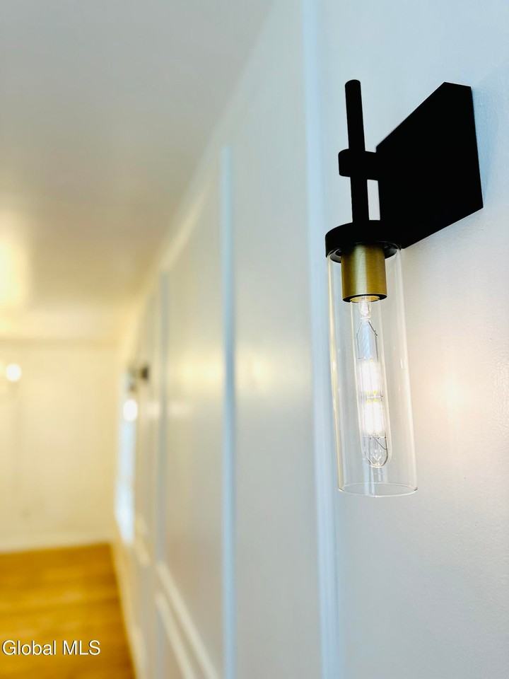 21 S Loughberry Rd - Photo 4 of 28