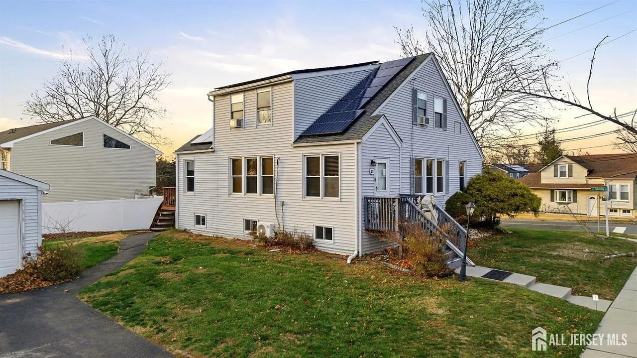 58 Brotherhood St - Photo 4 of 28