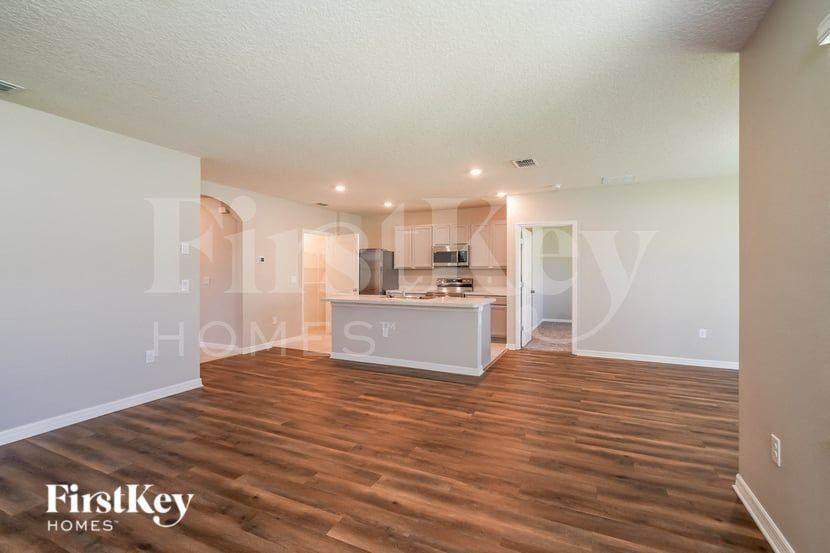 2741 Grand Central Ave - Photo 4 of 15