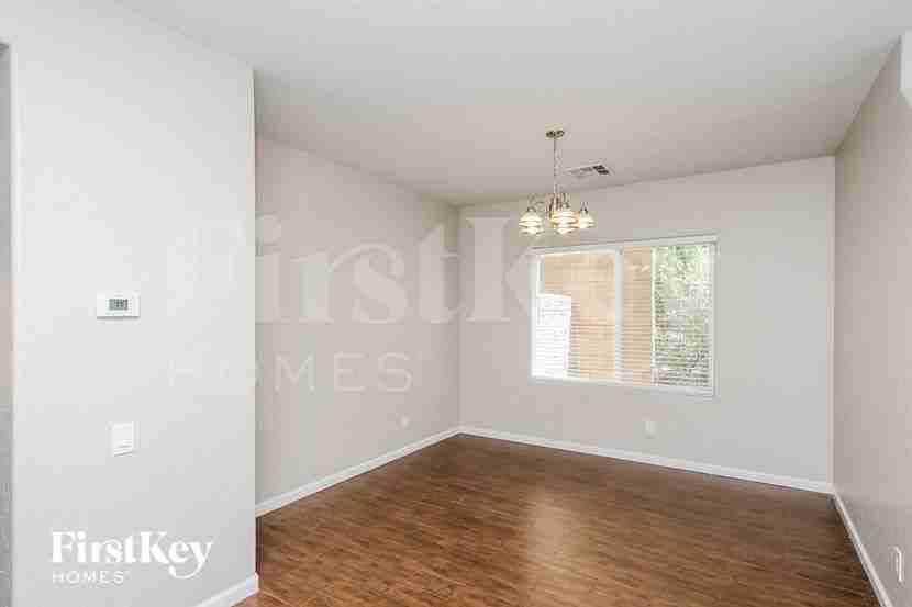 2842 Dalsetter Dr - Photo 5 of 15