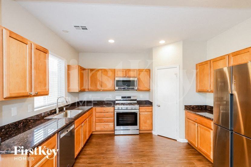 2842 Dalsetter Dr - Photo 6 of 15