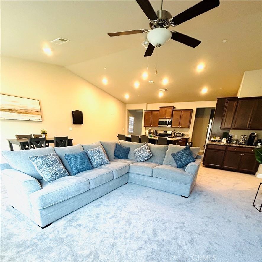 6140 E Laurel Ave - Photo 3 of 15