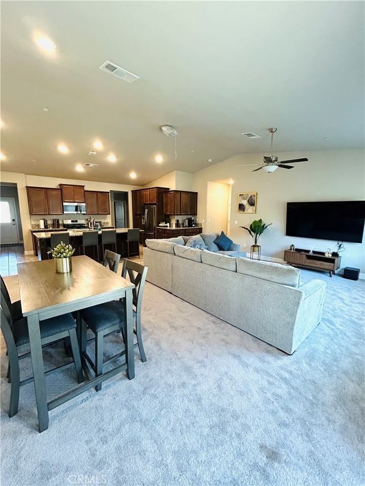 6140 E Laurel Ave - Photo 5 of 15